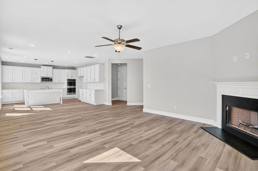 Spacious, unfurnished interior of a new home in , Homer (Image 21).