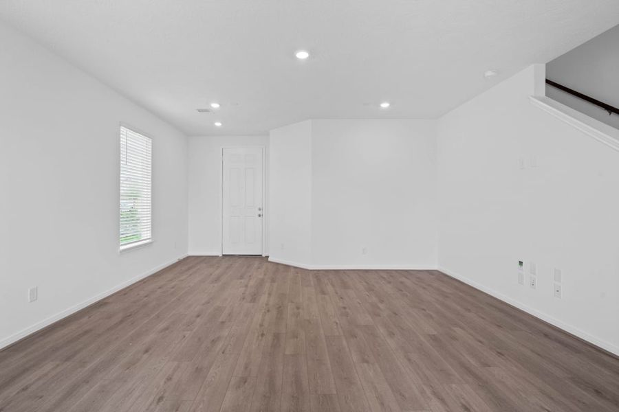 Spacious, unfurnished interior of a new home in Grace Landing, Willis (Image 11).