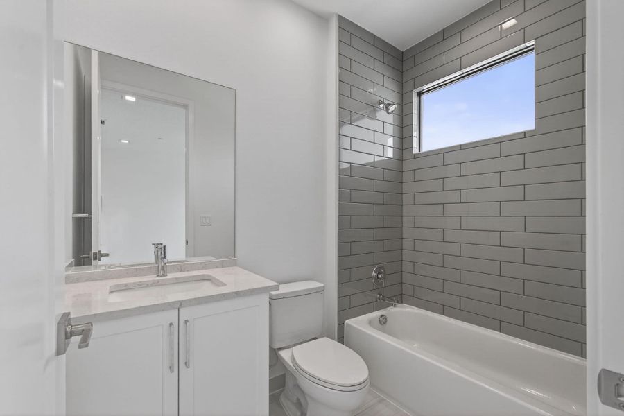 V55 ENSUITE BATH 3 57-web-or-mls-5D1A883