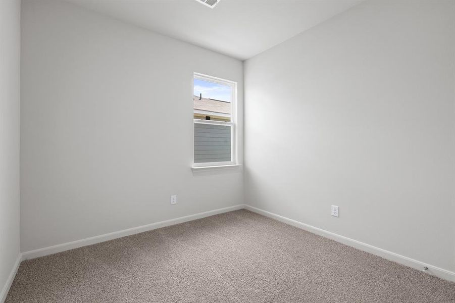 Spacious, unfurnished interior of a new home in Logan Square, Fort Worth (Image 7).