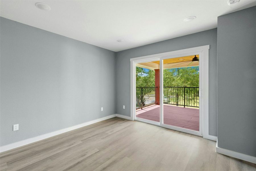 Spacious, unfurnished interior of a new home in , Luling (Image 14).