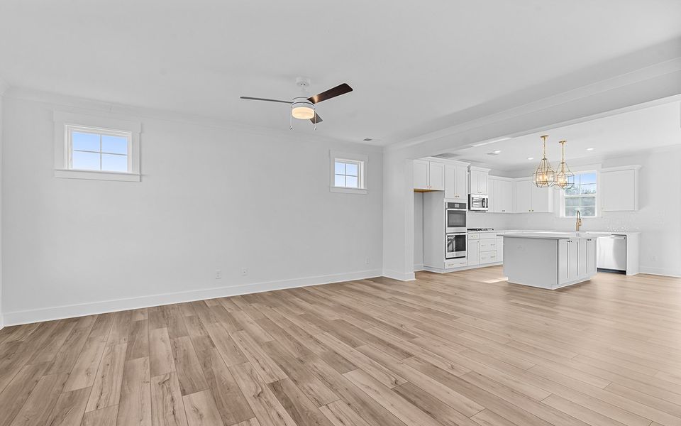 Spacious, unfurnished interior of a new home in Hanes Lake, Winston-Salem (Image 16).