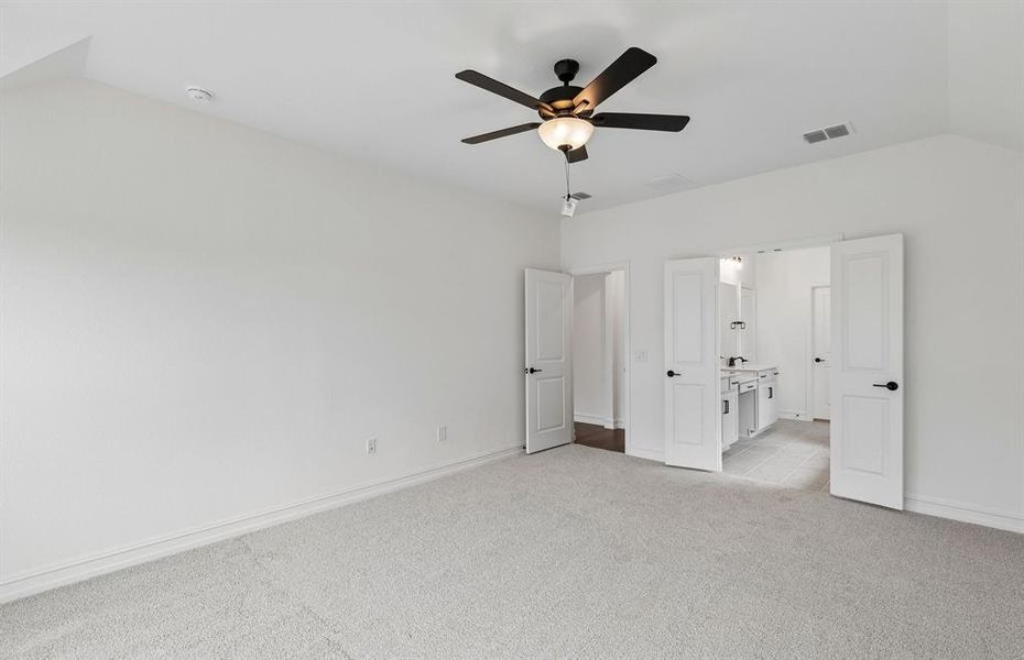 Spacious owner suite with private bath Spacious owner suite with private bath