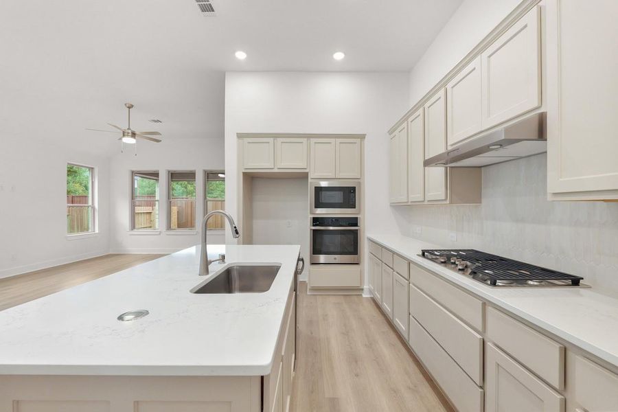 Furnished interior view inside a new home in Evergreen, Conroe (Image 9). Furnished interior view inside a new home in Evergreen, Conroe (Image 9).
