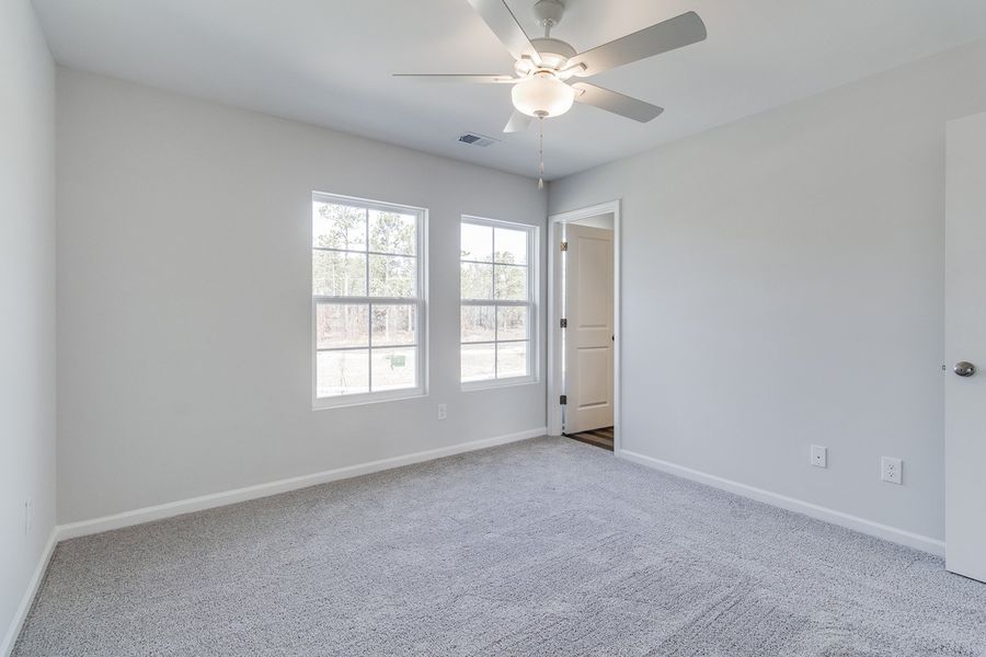 Spacious, unfurnished interior of a new home in Astoria, Columbia (Image 22).
