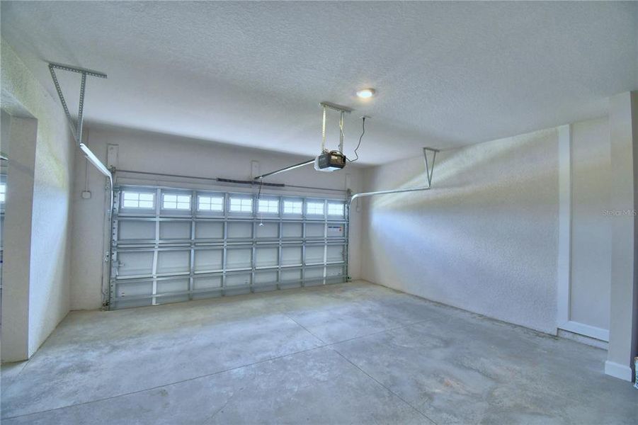 Spacious, unfurnished interior of a new home in Lake Juliana Estates, Auburndale (Image 41).