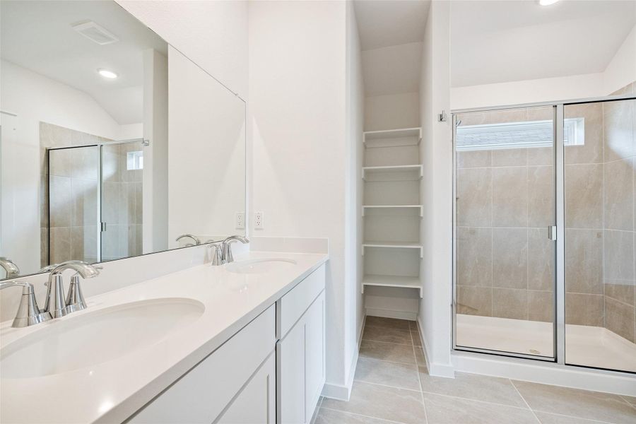 Furnished interior view inside a new home in Cielo, Conroe (Image 8).