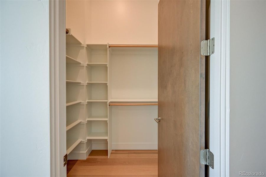 Spacious, unfurnished interior of a new home in , Buena Vista (Image 31).