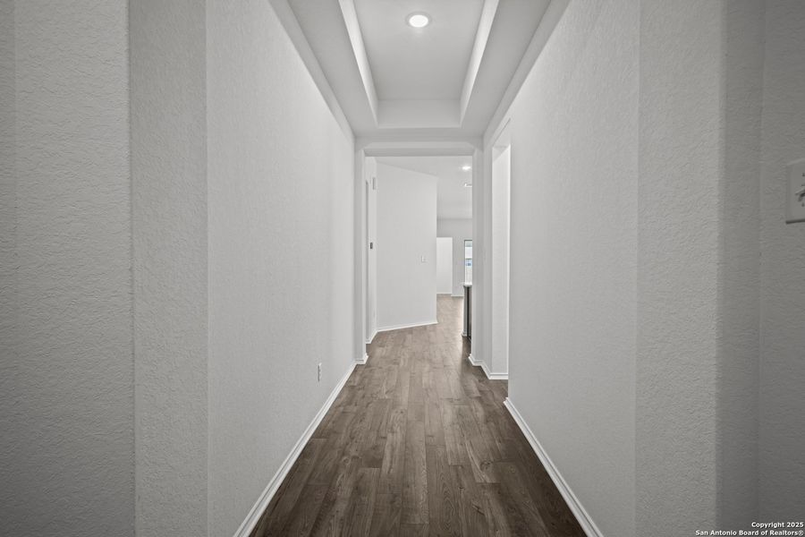 Spacious, unfurnished interior of a new home in Rhine Valley, Schertz (Image 19).