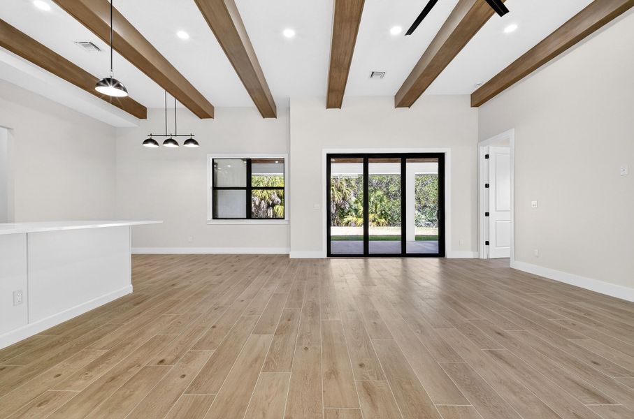 CM MEDIA-61 CM MEDIA-61