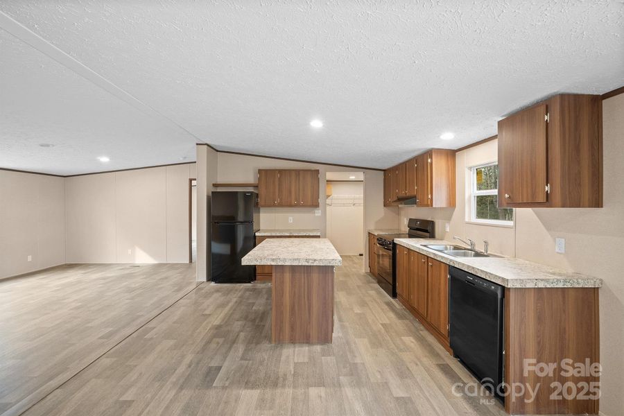 Image 21 of a home in .