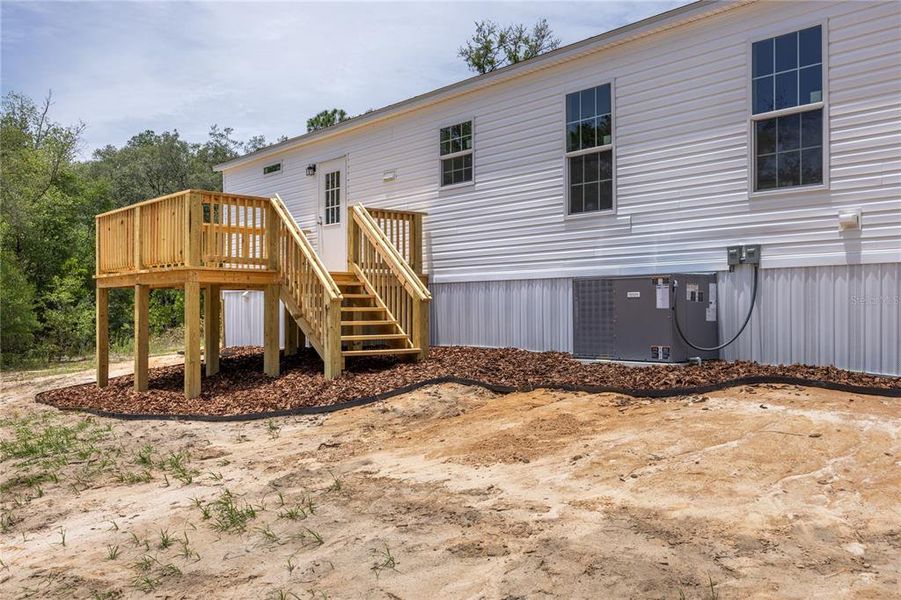 Exterior details and patio area of a home in , Interlachen (Image 21).