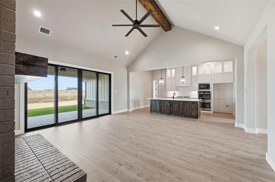 Spacious, unfurnished interior of a new home in Rocky Top Ranch, Reno (Image 23). Spacious, unfurnished interior of a new home in Rocky Top Ranch, Reno (Image 23).