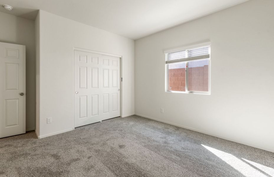 Spacious, unfurnished interior of a new home in Copper Falls, Buckeye (Image 12).