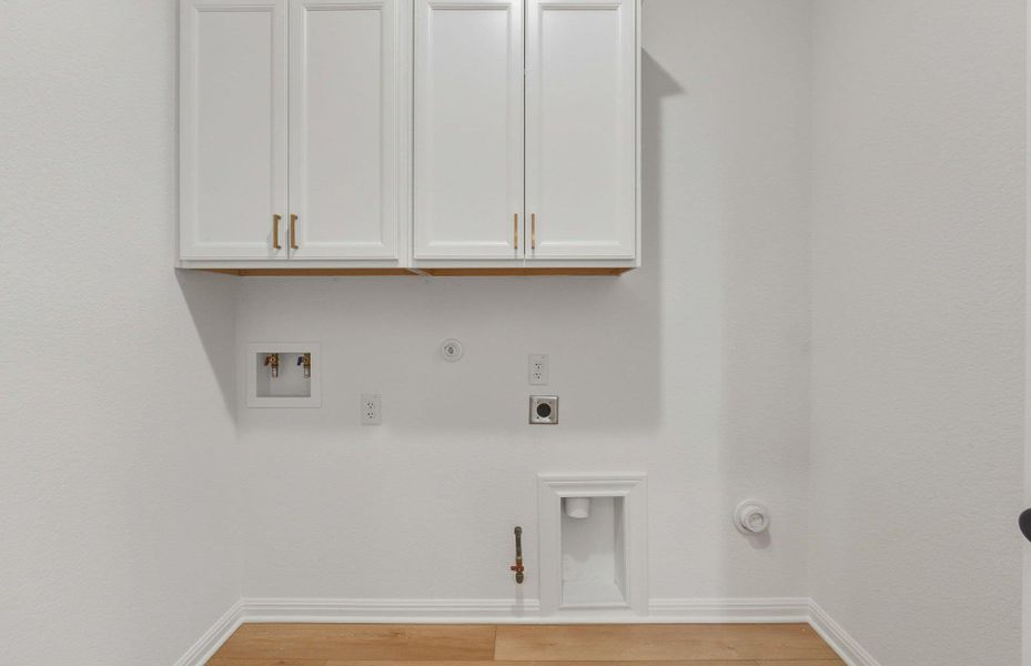 Spacious, unfurnished interior of a new home in Saddleback at Santa Rita Ranch, Liberty Hill (Image 16).