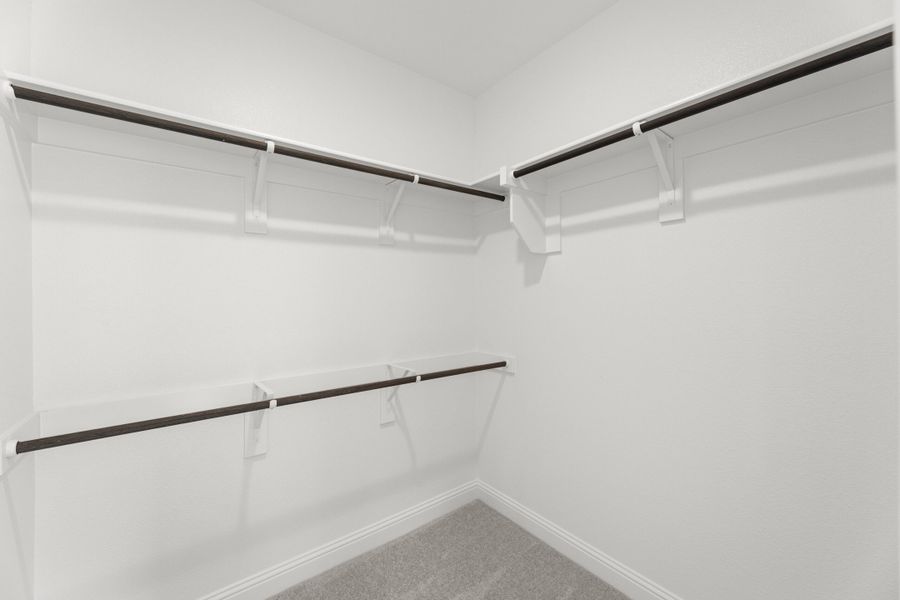 Spacious, unfurnished interior of a new home in Keeneland, Aubrey (Image 34).