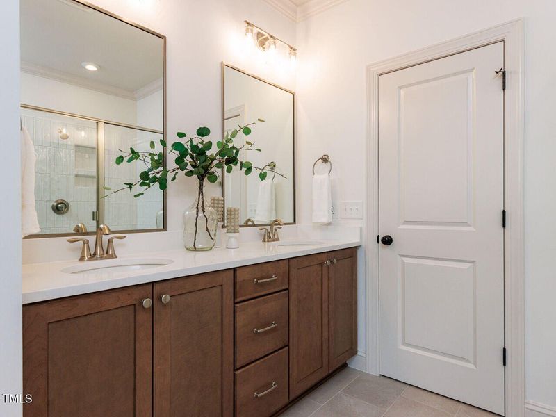 021-1280x960-primary-bathroom