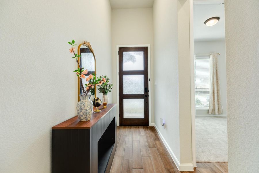 As you enter the front door, you are greeted with 12 foot cdilings, beautiful wooden floors. Just down the hall on your left is the guest ensuite and bath. This home is like new, and the carpet is in great condition. As you enter the front door, you are greeted with 12 foot cdilings, beautiful wooden floors. Just down the hall on your left is the guest ensuite and bath. This home is like new, and the carpet is in great condition.