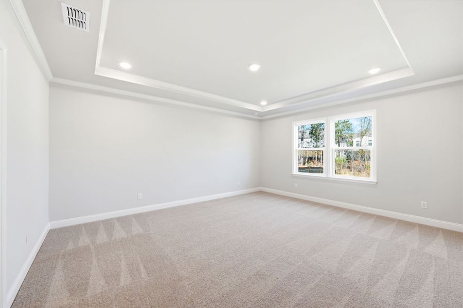 Spacious, unfurnished interior of a new home in Carriage Estates, Lexington (Image 24).