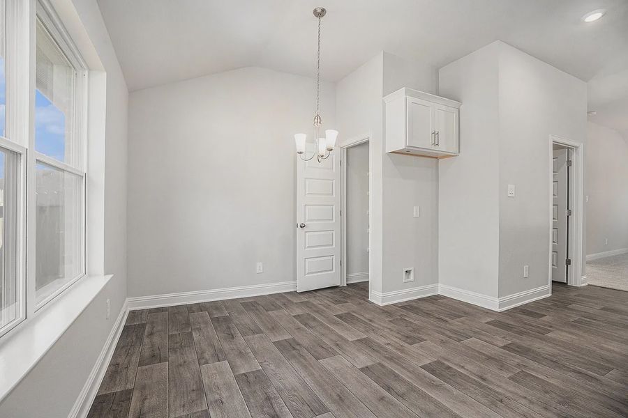 Spacious, unfurnished interior of a new home in Kiber Reserve, Angleton (Image 12).