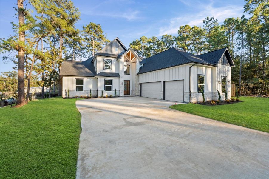 Drive way parks about 10 cars
