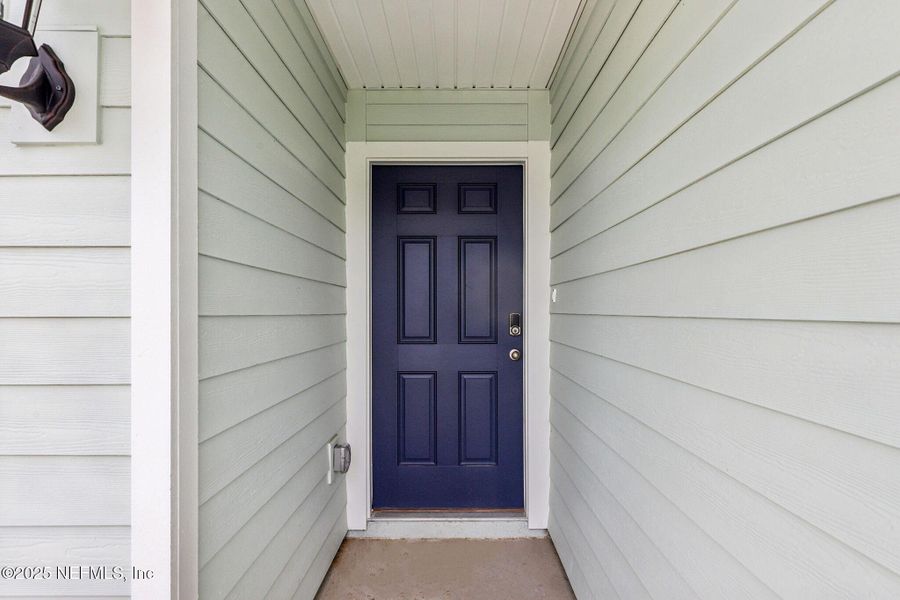 Exterior details and patio area of a home in Kings Preserve, Jacksonville (Image 2). Exterior details and patio area of a home in Kings Preserve, Jacksonville (Image 2).