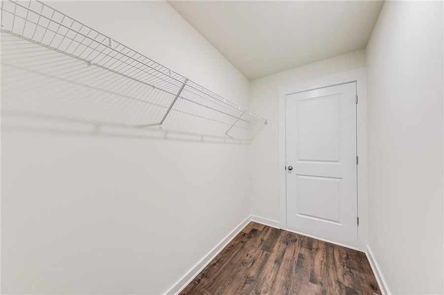 Spacious, unfurnished interior of a new home in , Jefferson (Image 26).