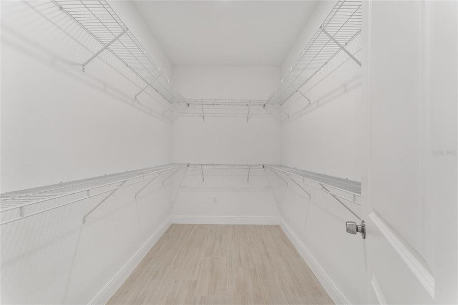 Spacious, unfurnished interior of a new home in , Belleview (Image 33).