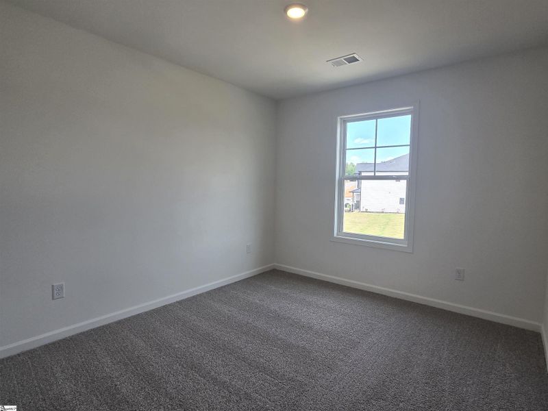 Spacious, unfurnished interior of a new home in Shiloh Trail, Wellford (Image 28).