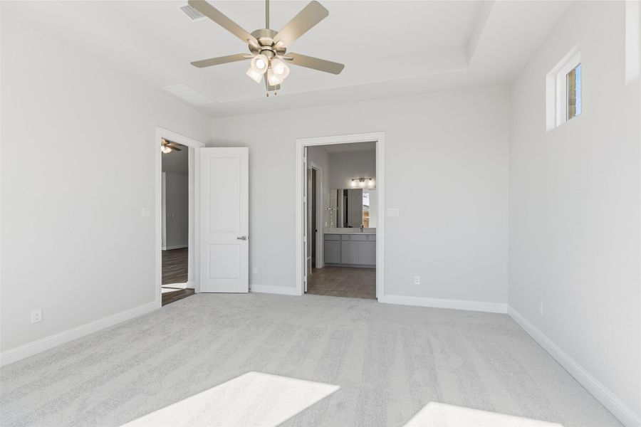 Spacious, unfurnished interior of a new home in Sundance Cove, Crosby (Image 33).