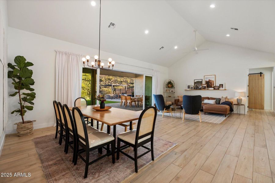 Dining / Living Dining / Living