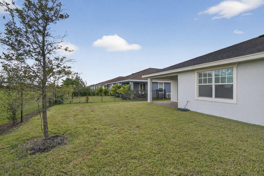 Exterior details and patio area of a home in , Loxahatchee (Image 23).