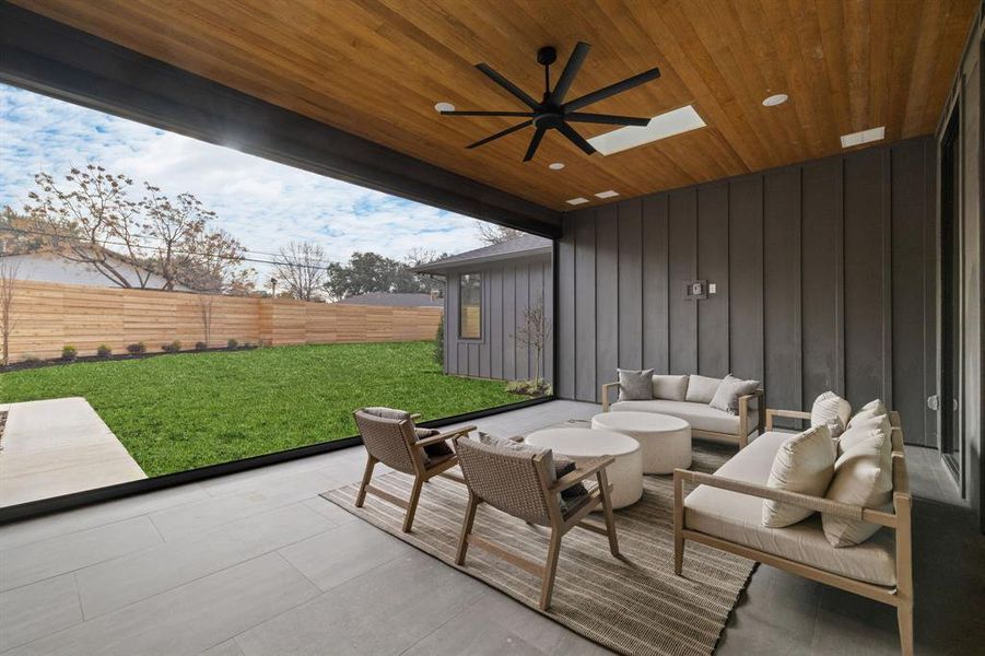 Exterior details and patio area of a home in , Farmers Branch (Image 23).