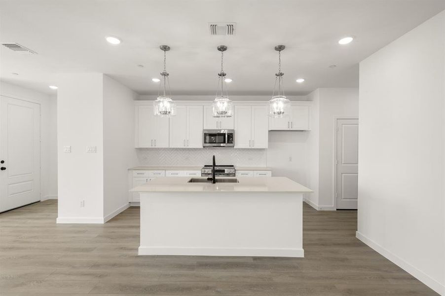 5712 Lakeview- kITCHEN-1