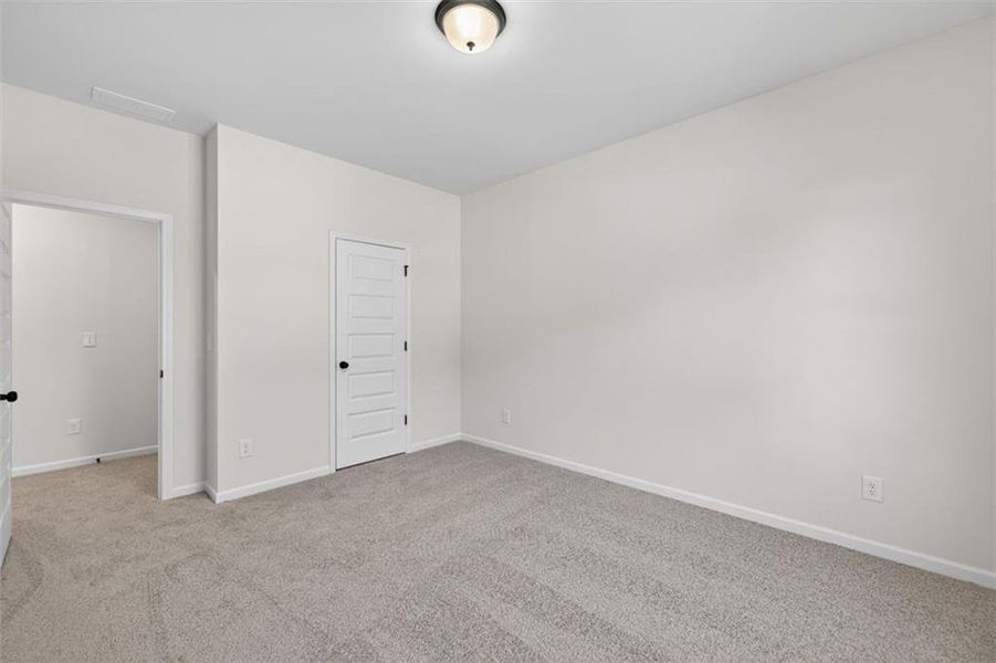 Spacious, unfurnished interior of a new home in Sanders Park, Austell (Image 17).