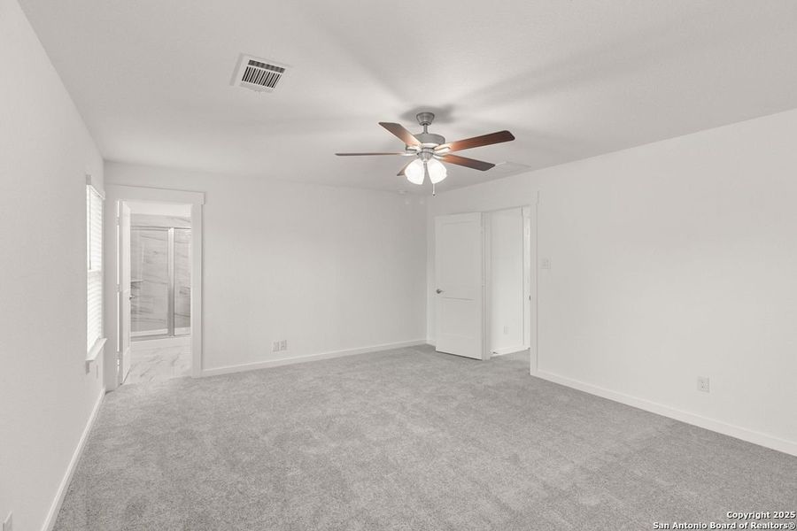 Spacious, unfurnished interior of a new home in Fairway Crossing 40s, San Antonio (Image 13). Spacious, unfurnished interior of a new home in Fairway Crossing 40s, San Antonio (Image 13).