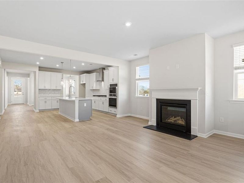 Spacious, unfurnished interior of a new home in Wehunt Meadows, Hoschton (Image 20).