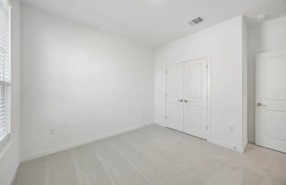 Spacious, unfurnished interior of a new home in Lagos, Manor (Image 12).