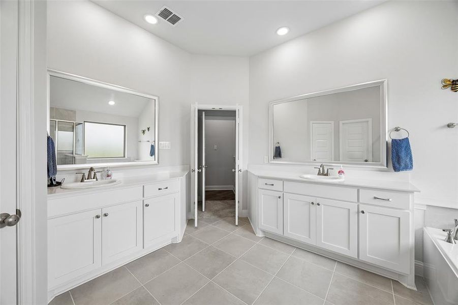 Furnished interior view inside a new home in , Mesquite (Image 20).
