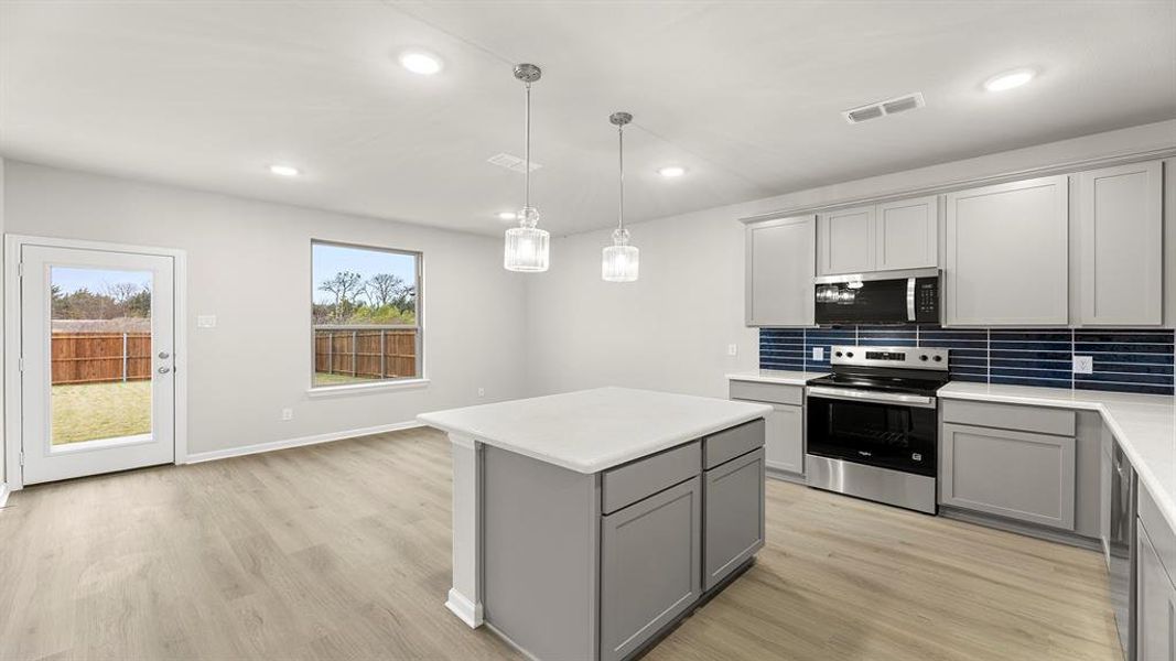 08. 2508 Yo Ranch - Kitchen (4)