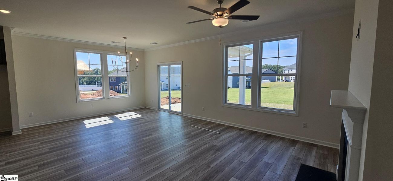 Spacious, unfurnished interior of a new home in Sedona, Greenville (Image 14).