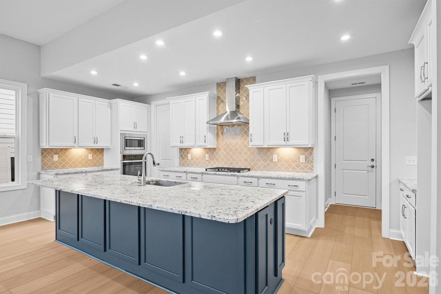 Furnished interior view inside a new home in Handsmill on Lake Wylie, York (Image 11).
