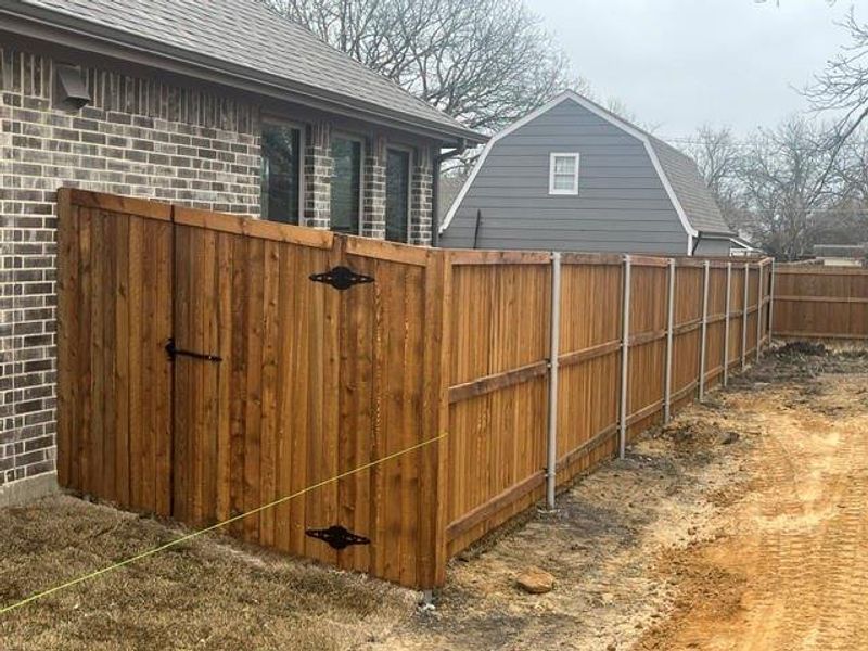 Exterior details and patio area of a home in , Van Alstyne (Image 3).