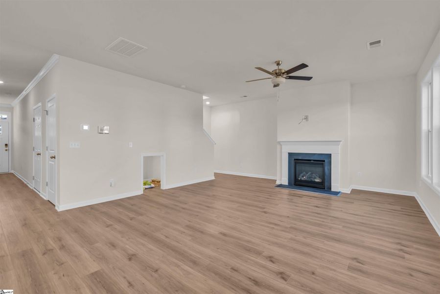 Spacious, unfurnished interior of a new home in Halton Oaks, Spartanburg (Image 14).