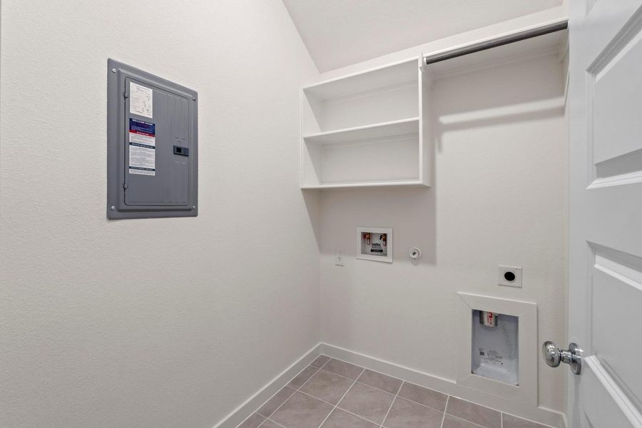 Spacious, unfurnished interior of a new home in Prairie Winds, Hutto (Image 22).