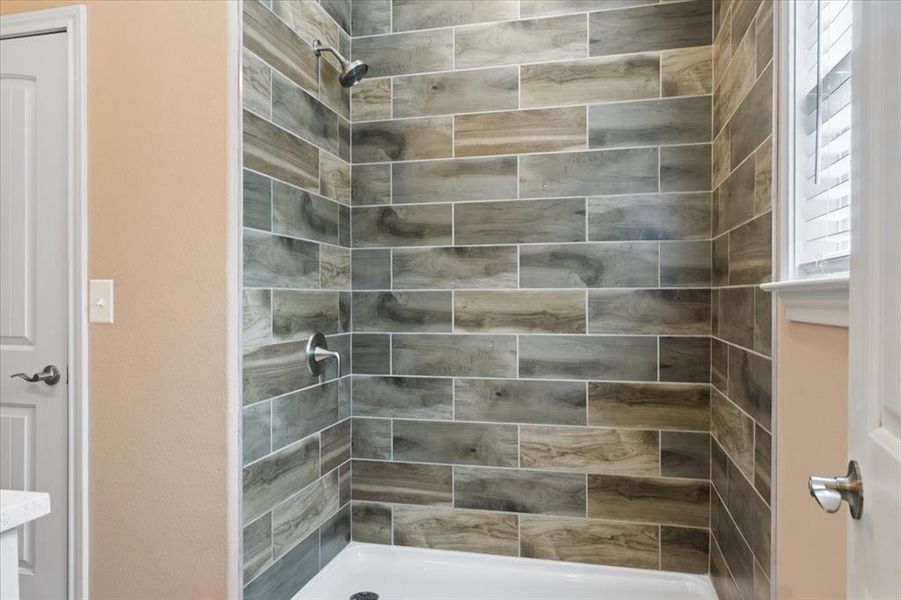 Image 36 of a home in .