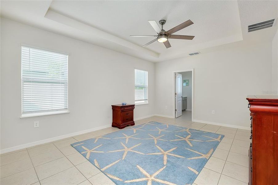 Spacious, unfurnished interior of a new home in , Bradenton (Image 20).