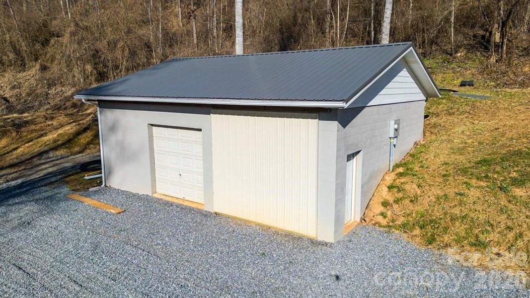 Exterior details and patio area of a home in , Sylva (Image 22).