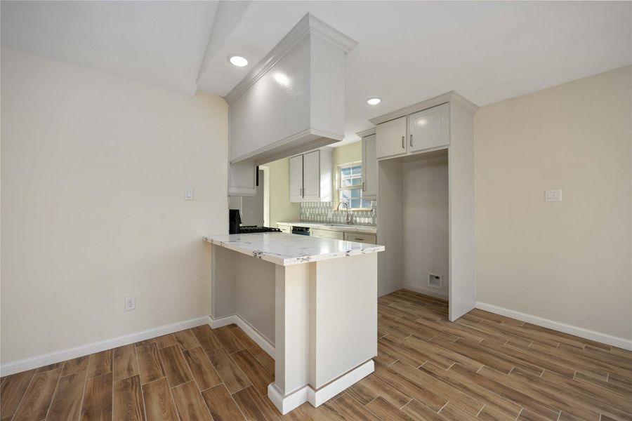 Furnished interior view inside a new home in , Baytown (Image 5).