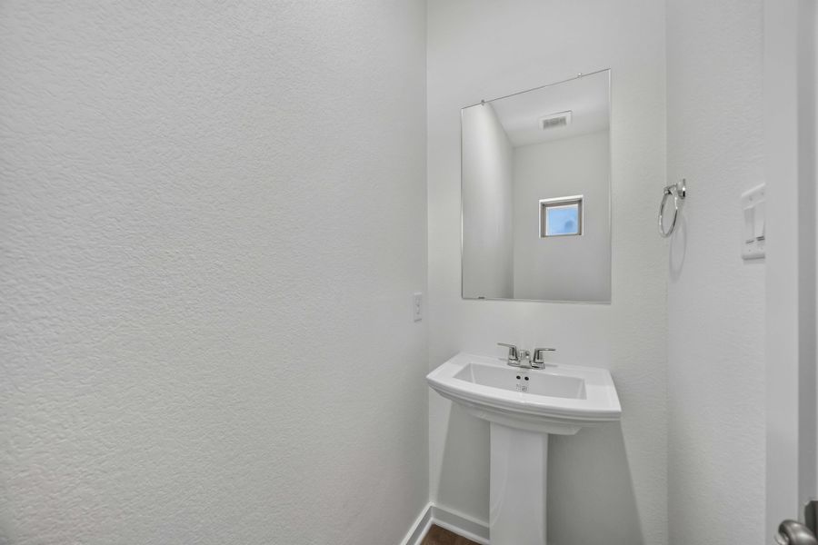 Furnished interior view inside a new home in La Segarra 40', Brookshire (Image 11).